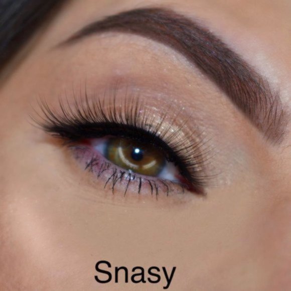 ANASTASIA BEVERLY HILLS  Norvina® False Lashes in Snasy - Picture 3 of 7